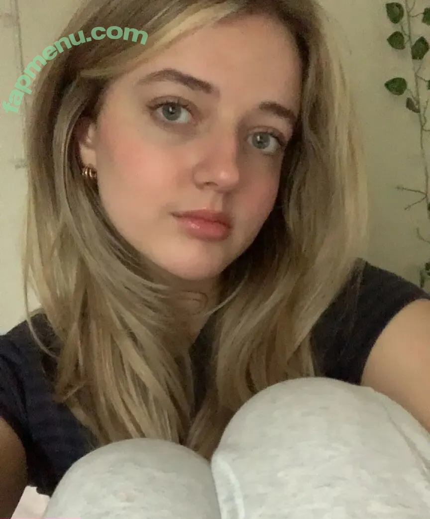 Madelynn Hanvey nude photo #0006 (madelynnhanvey)