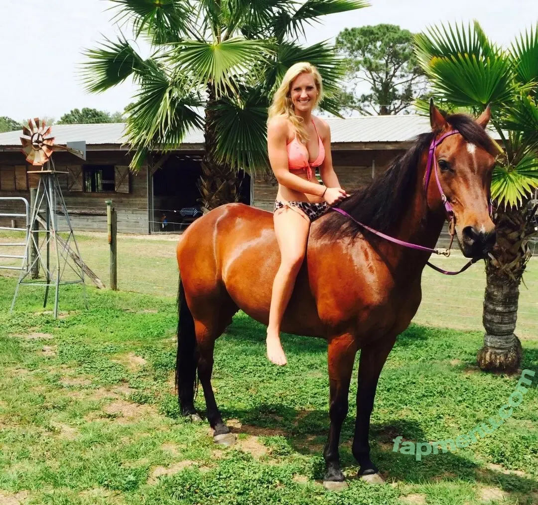 Madi Mitchell nude photo #0069 (Cleetus Mcfarland / Madison Lutz / gloriousginger / itsmadimitchell)