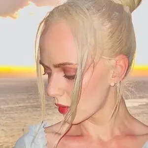 Madilyn Bailey / madilynbailey nude photo #0003