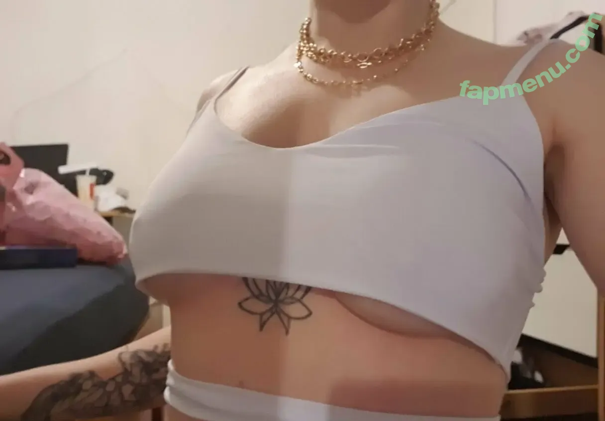madisoffline nude photo #0015 (maddieisoffline)