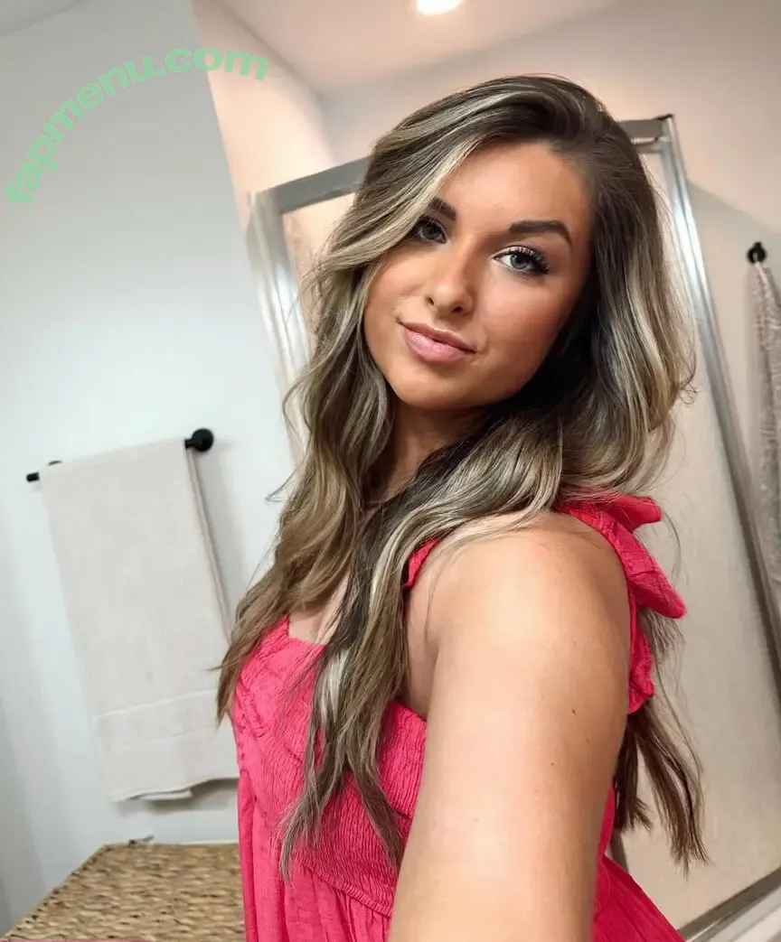 Madison nude photo #0298 (estefi / estrella.latina / madisonbeer)