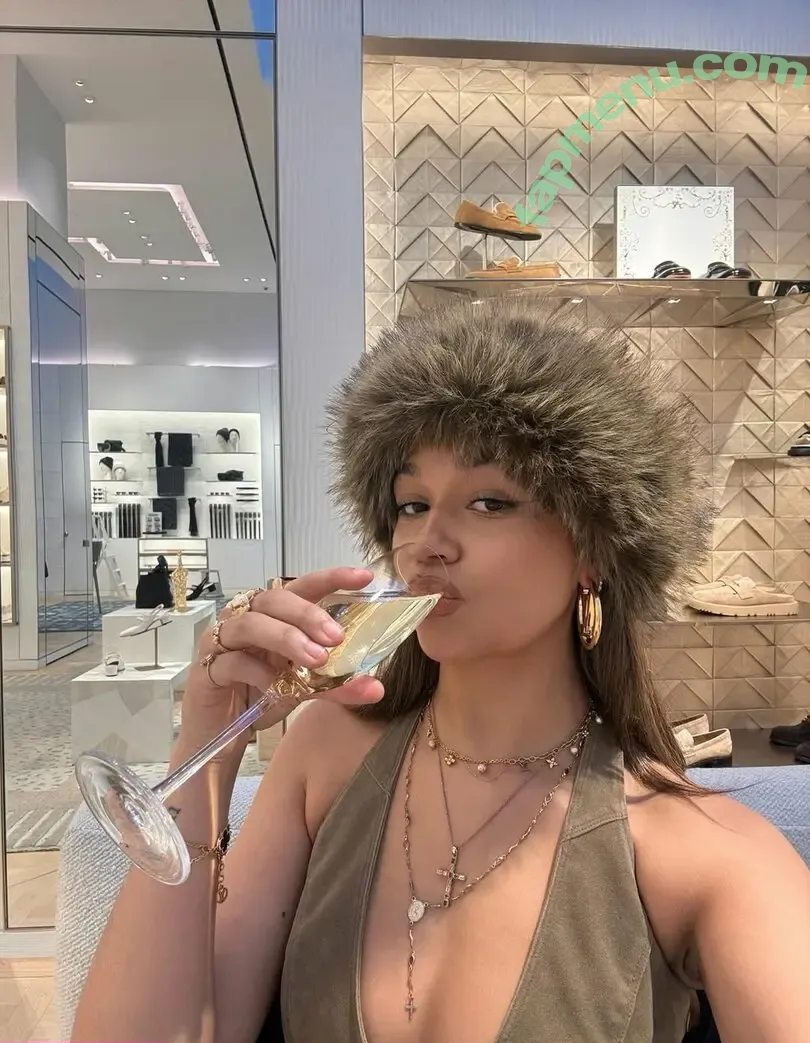 Madison Bailey nude photo #0121 (madibaileyx / madisonbaileybabe)