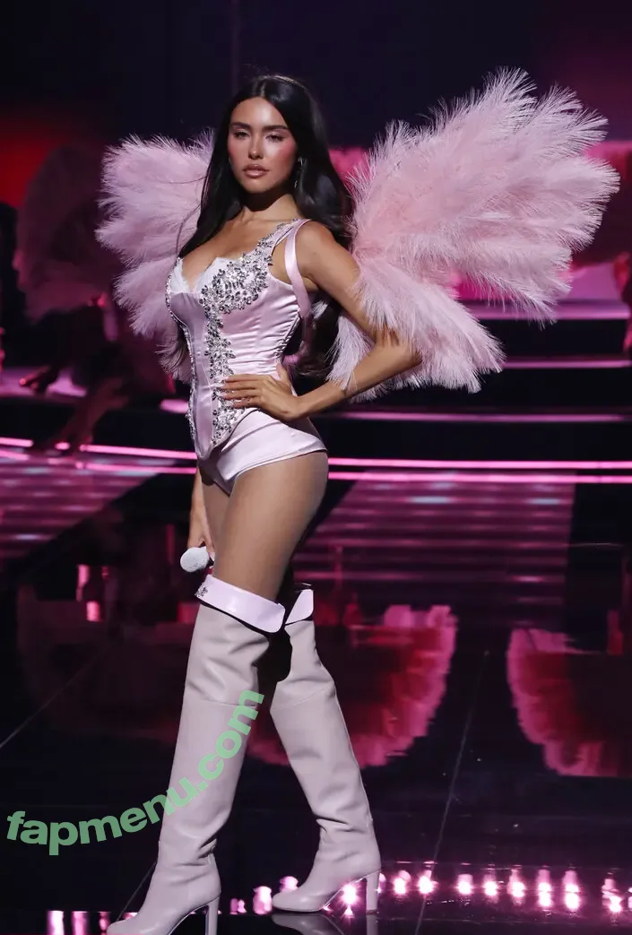 Madison Beer nude photo #0742 (MadisonBeerMusic / MadisonElleBeer / madisonbeer)