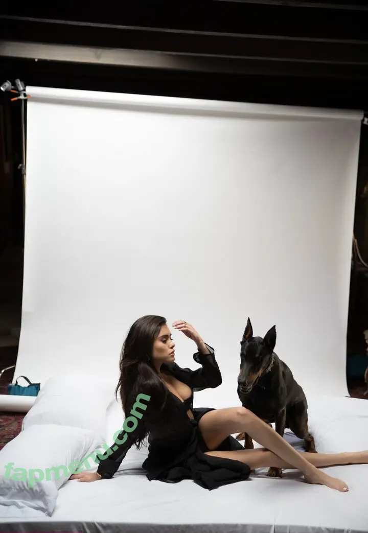 Madison Beer nude photo #0944 (madisonbeer)