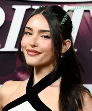 Madison Beer / MadisonBeerMusic / MadisonElleBeer / madisonbeer nude photo #1085