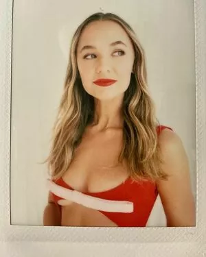 Madison Iseman / Jumanji / itsmsmadi / madisoniseman nude photo #0064