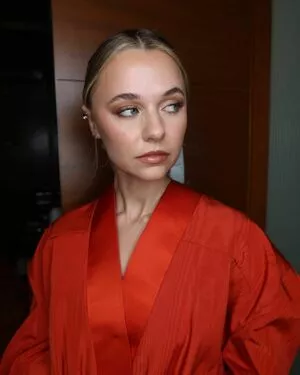 Madison Iseman / Jumanji / itsmsmadi / madisoniseman nude photo #0136