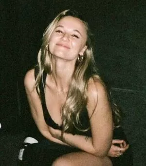 Madison Iseman / Jumanji / itsmsmadi / madisoniseman nude photo #0144