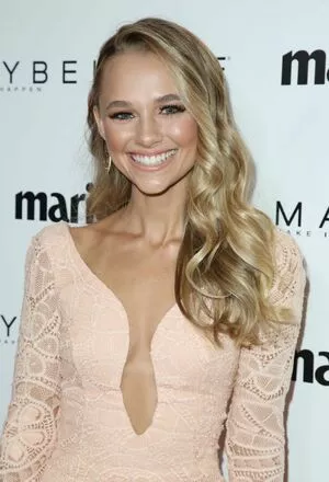 Madison Iseman / Jumanji / itsmsmadi / madisoniseman nude photo #0290