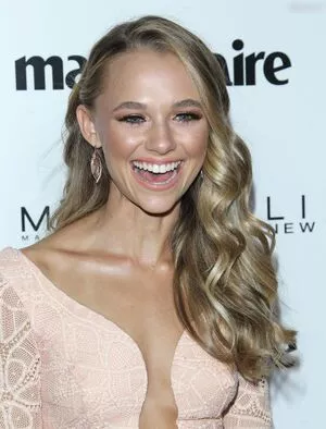 Madison Iseman / Jumanji / itsmsmadi / madisoniseman nude photo #0357