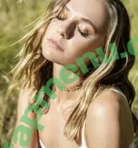 Madison Iseman nude photo #0012 (Jumanji / itsmsmadi / madisoniseman)