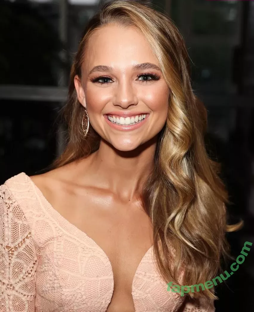 Madison Iseman nude photo #0356 (Jumanji / itsmsmadi / madisoniseman)