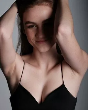 Madison Lintz / madisonlintz nude photo #0013