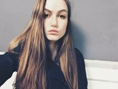 Madison Lintz / madisonlintz nude photo #0024