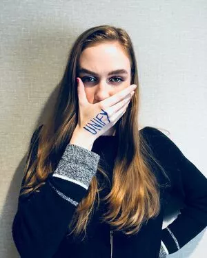 Madison Lintz / madisonlintz nude photo #0039
