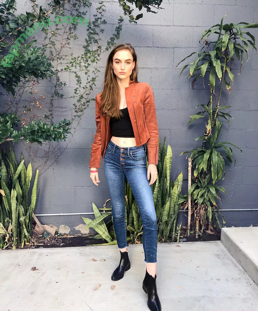Madison Lintz nude photo #0034 (madisonlintz)