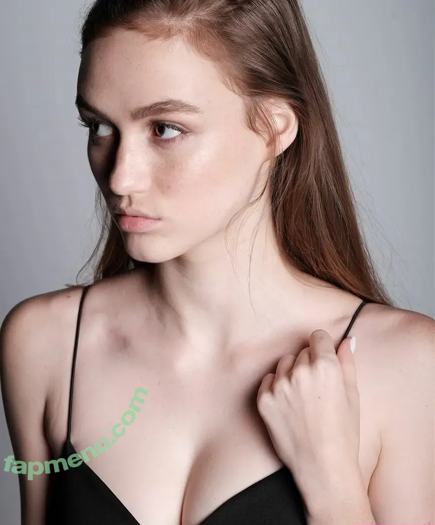 Madison Lintz nude photo #0216 (madisonlintz)