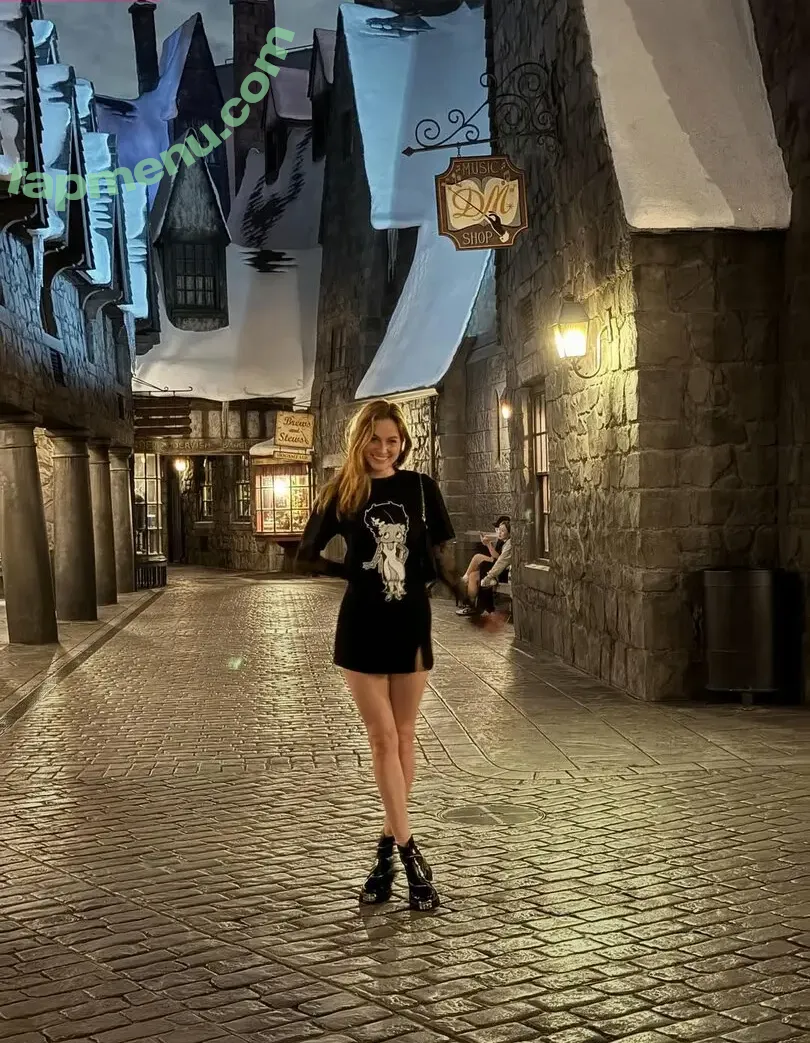 Madison Lintz nude photo #0249 (madisonlintz)