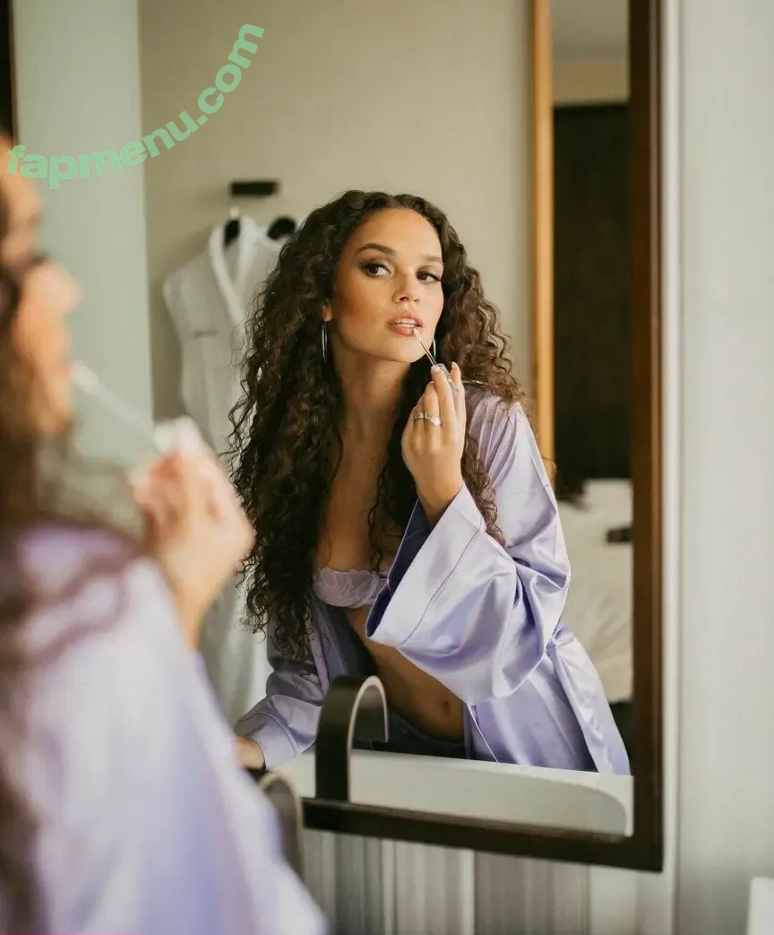 Madison Pettis nude photo #0141 (madisonpettis)