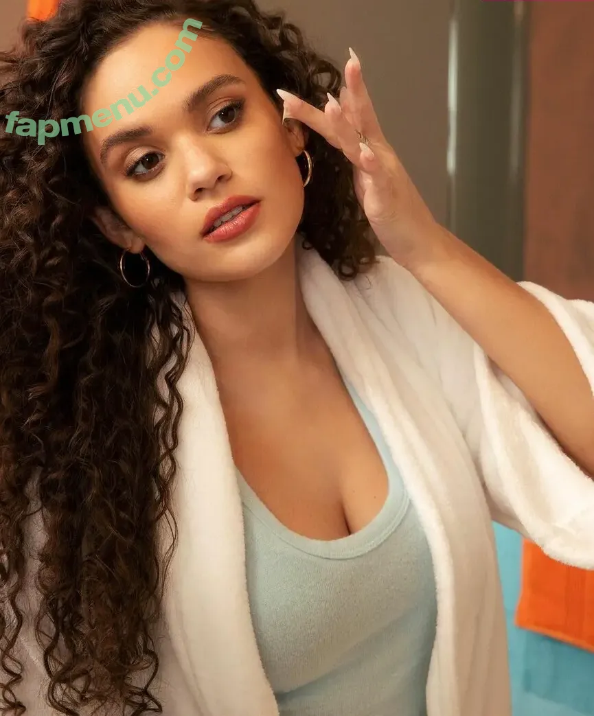 Madison Pettis nude photo #0374 (madisonpettis)