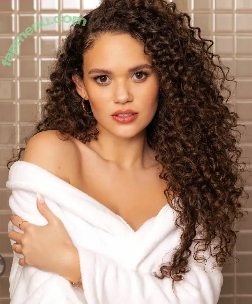 Madison Pettis nude photo #0375 (madisonpettis)