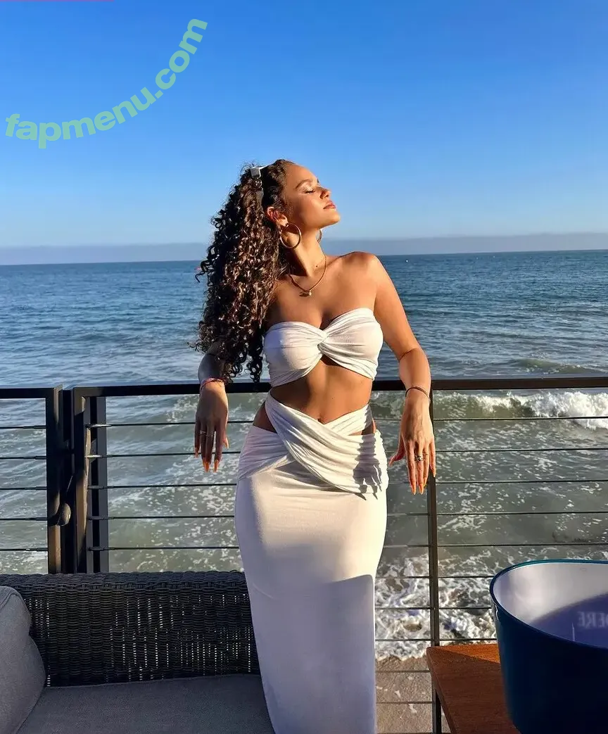 Madison Pettis nude photo #0475 (madisonpettis)