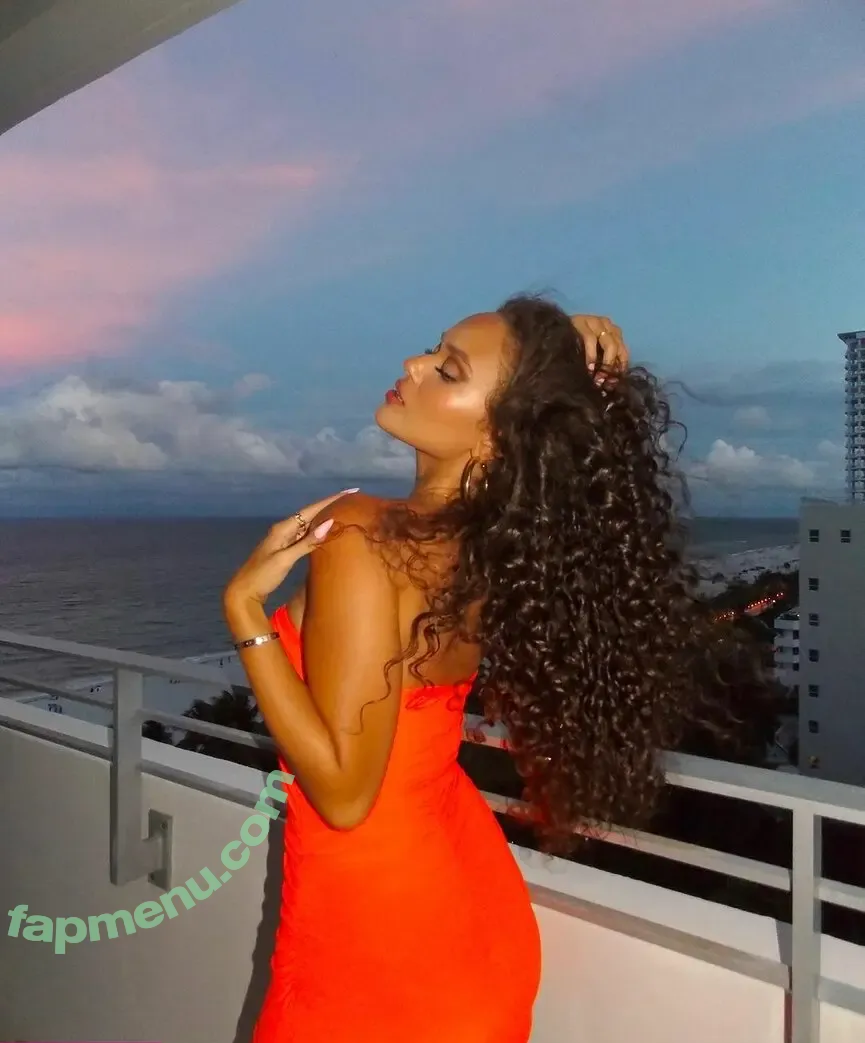 Madison Pettis nude photo #0584 (madisonpettis)