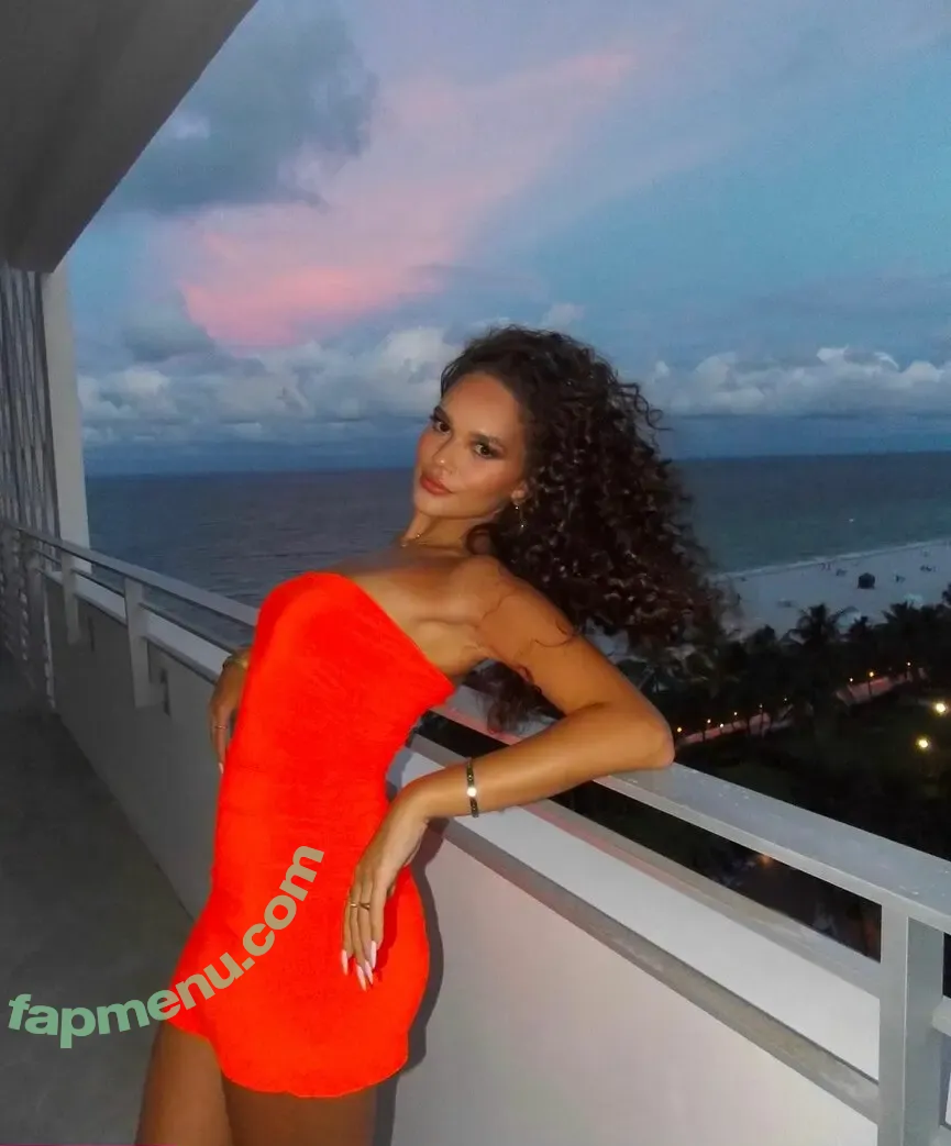 Madison Pettis nude photo #0585 (madisonpettis)