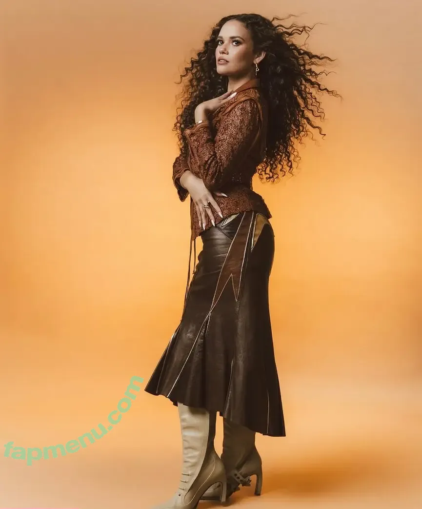 Madison Pettis nude photo #1157 (madisonpettis)