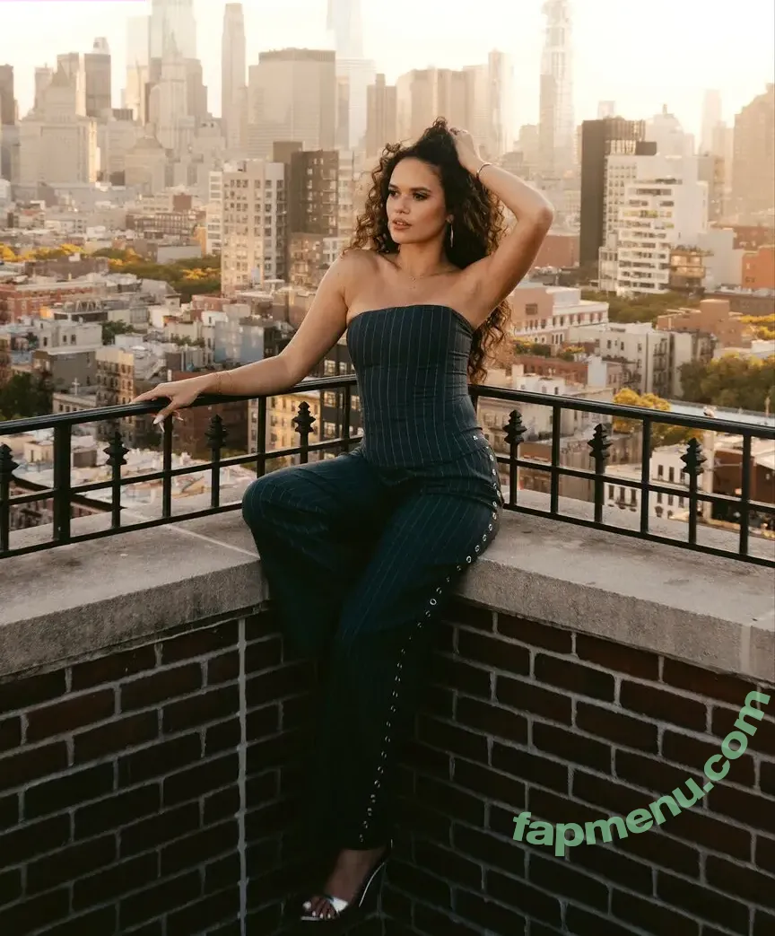 Madison Pettis nude photo #1160 (madisonpettis)