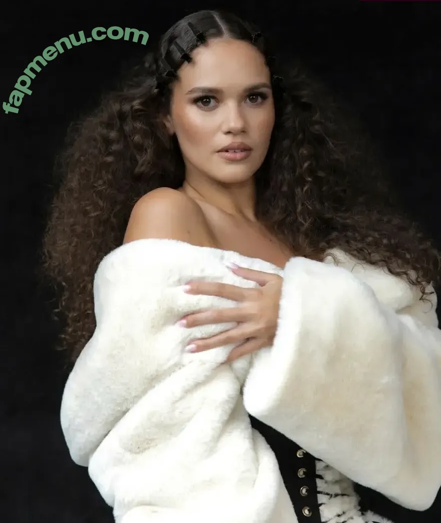Madison Pettis nude photo #1187 (madisonpettis)