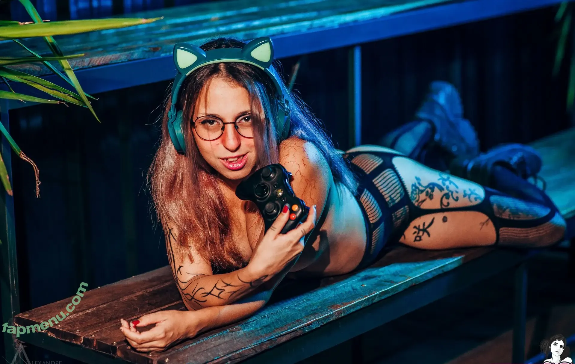 Madlady nude photo #0042 (maddzy / madladyse)