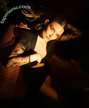 madmaven / Nikia Lee nude photo #0009