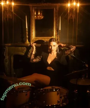 madmaven / Nikia Lee nude photo #0010