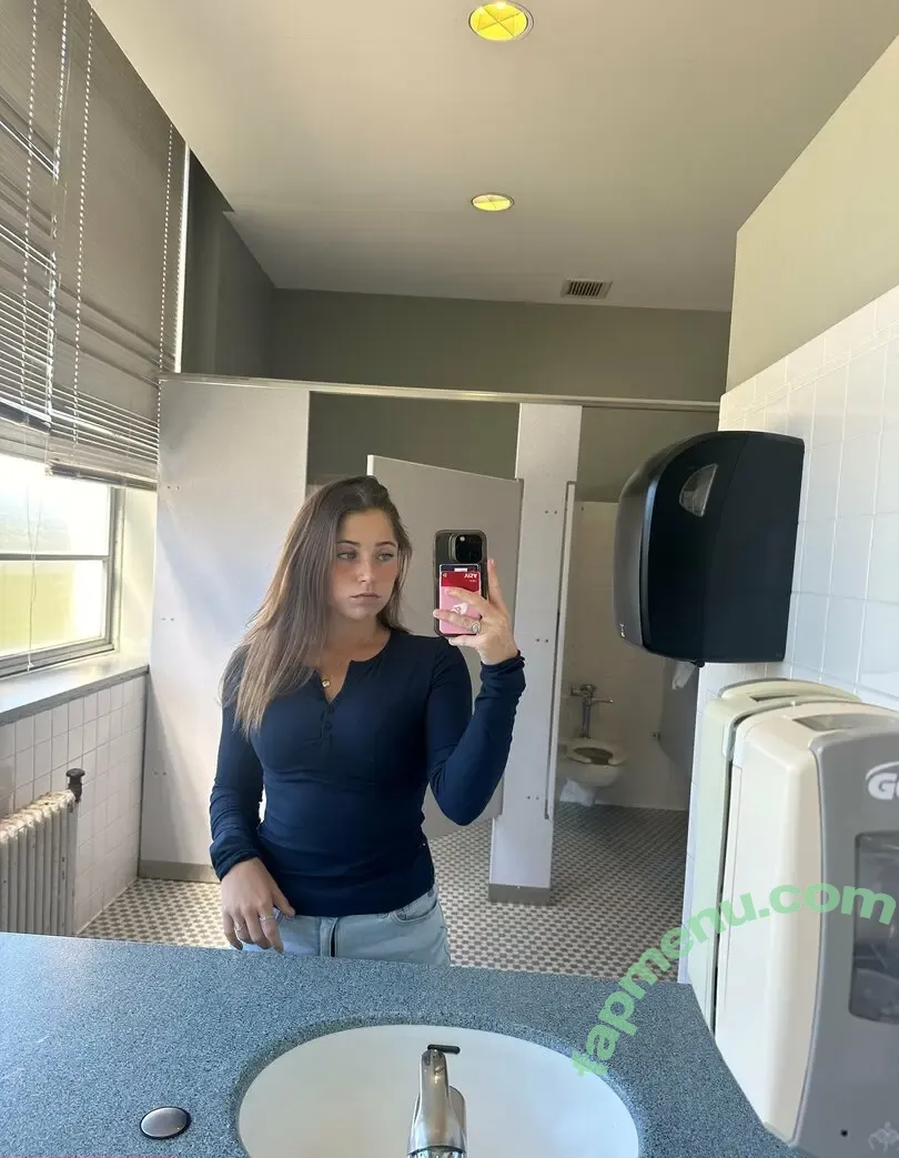 madsabigail nude photo #0004 (maddi.abigail)