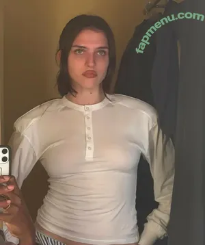 Mae Muller / maemuller nude photo #0311