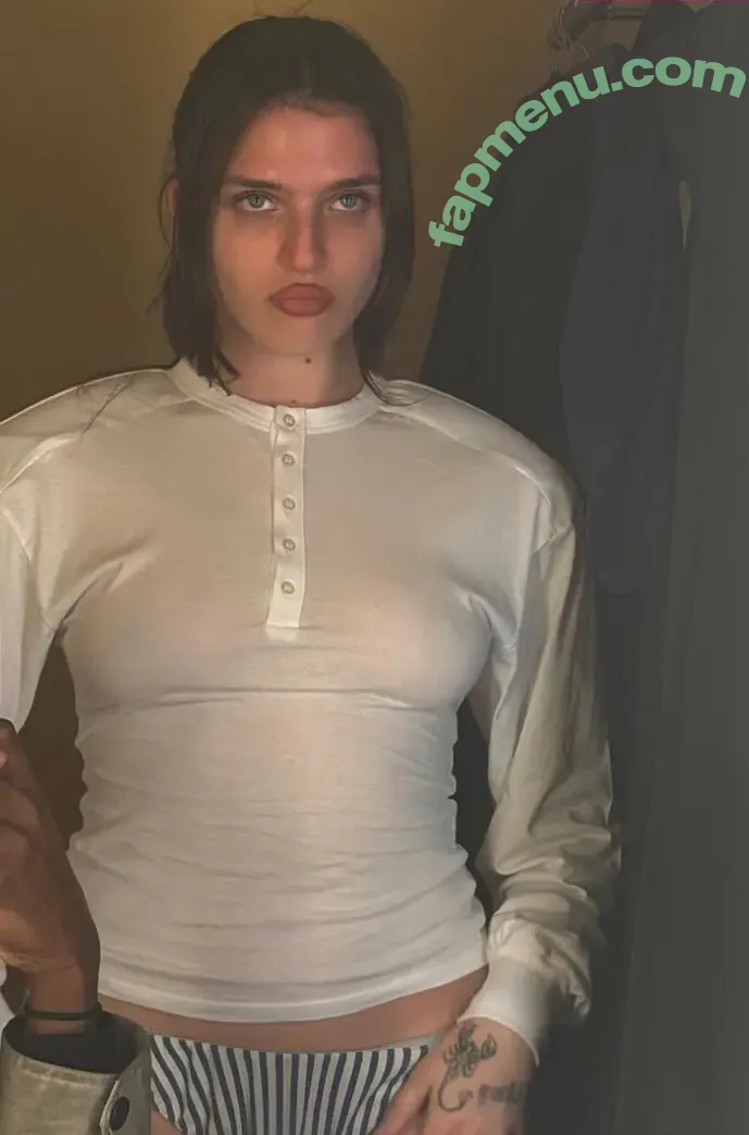 Mae Muller nude photo #0310 (maemuller)