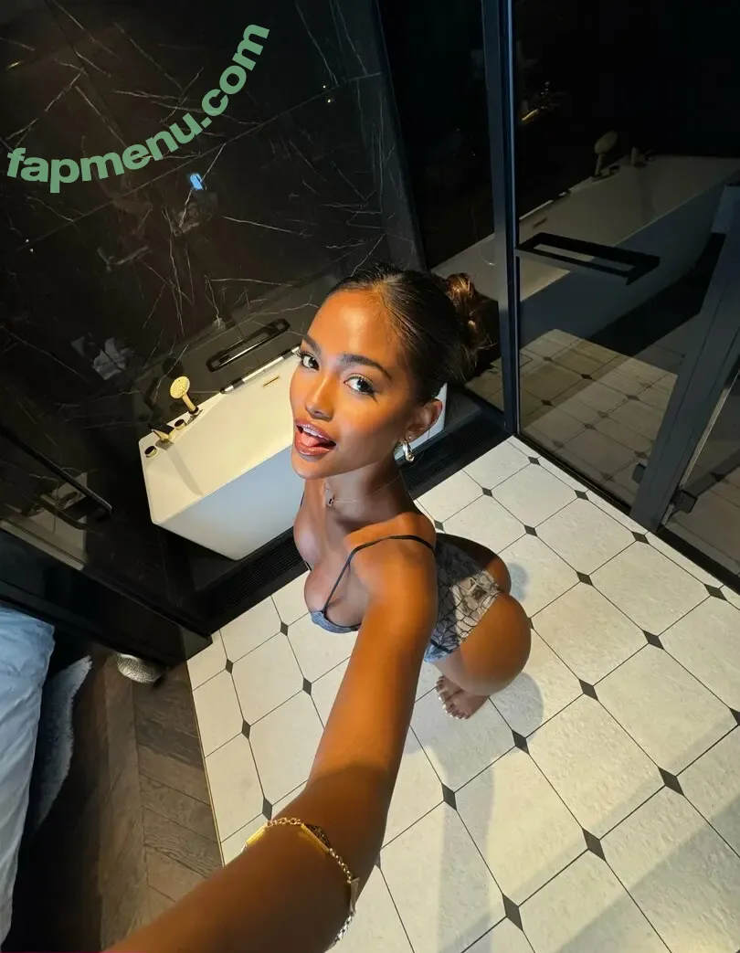 Maeur Smiles nude photo #0003 (Maeur Smiles)