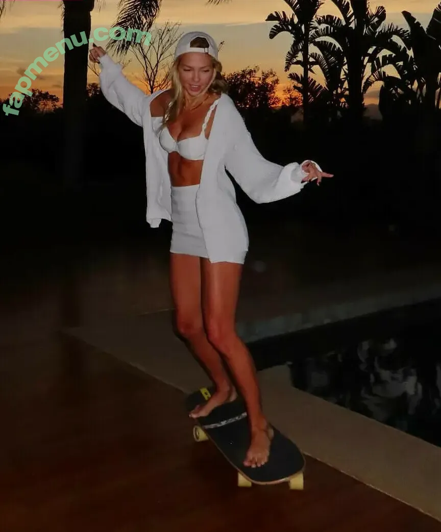 Maeva Reichert nude photo #0034 (MaevaReichert_)