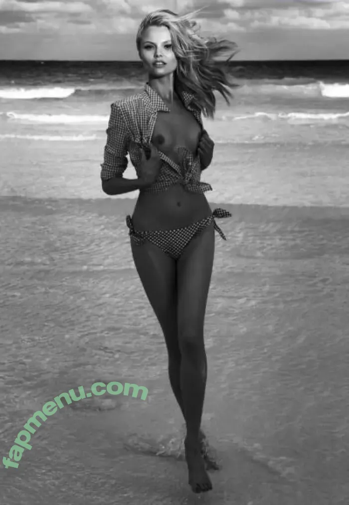 Magdalena Frackowiak nude photo #0010 (magdalenasbitches)