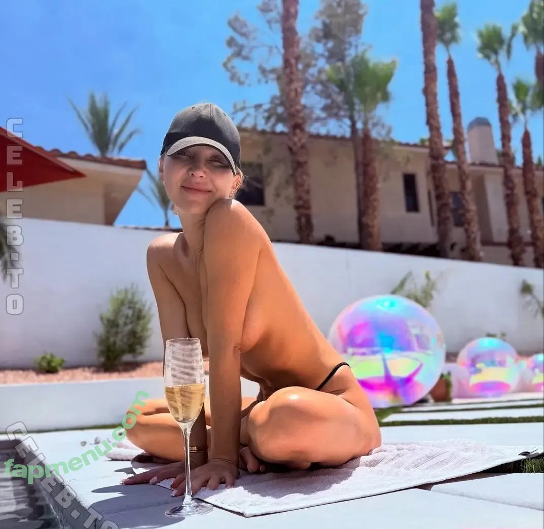 Magdushya nude photo #0049 (Magdushya)