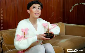 Magenta Lexx / magenta.lexx / magenta_lexx / magentalexx nude photo #0155