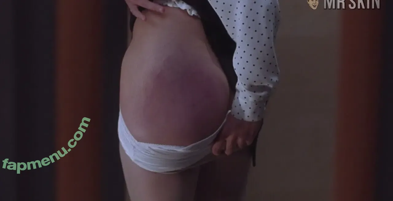 Maggie Gyllenhaal nude photo #0155 (mgyllenhaal)