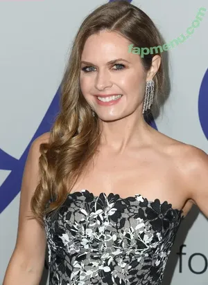 Maggie Lawson / magslawslawson nude photo #0026