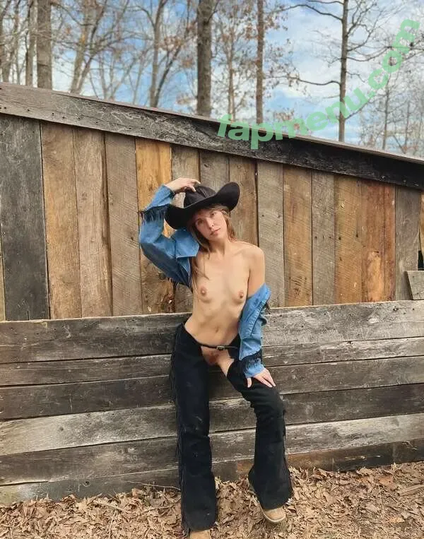 Maggie May nude photo #0119 (angelmoonbaby / magie__may / reallymaggiemay)