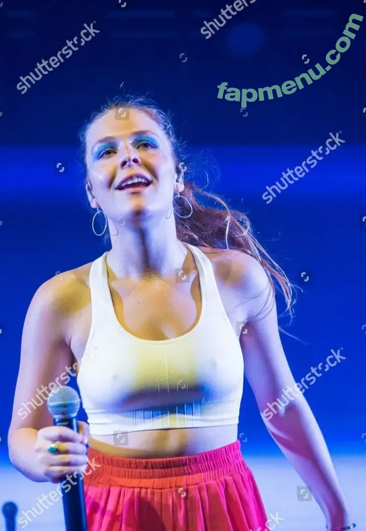 Maggie Rogers nude photo #0066 (maggierogers / rockyemerson)