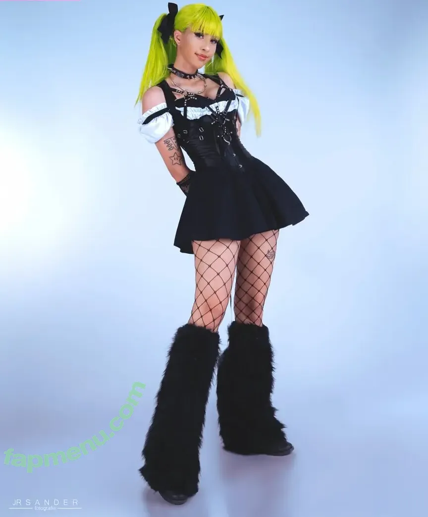 Magic Phyra nude photo #0888 (magic_phyra / magicphyra)