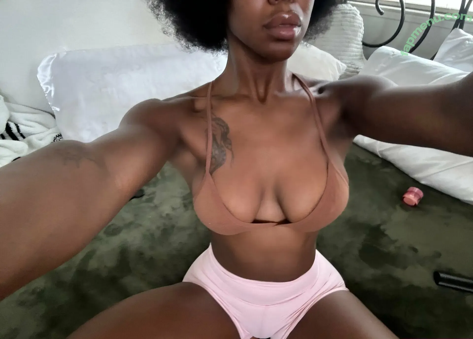 Magicalc000ch nude photo #0021 (bbyliique)