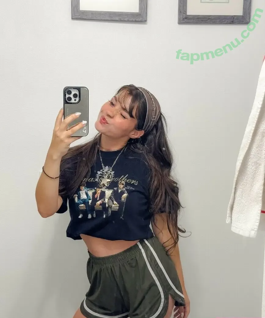 Magicwithmeg nude photo #0002 (magicmagy)