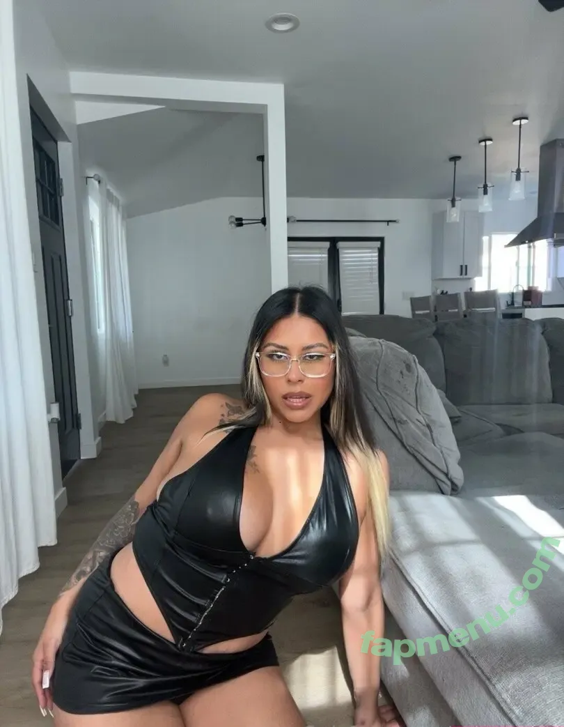 maglin_10 nude photo #0015 (maglin_10)